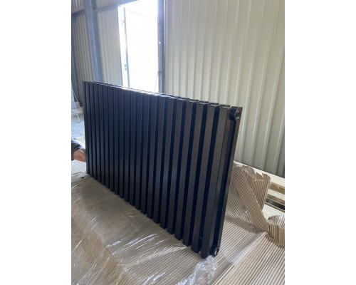 Дизайнерский горизонтальный радиатор Betatherm Quantum 2 H-500 L-1005